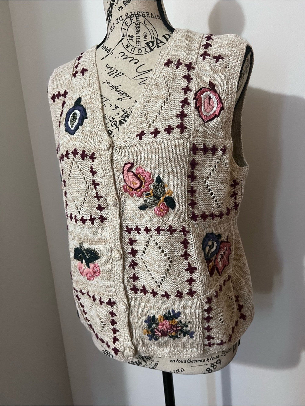 White Stag Vintage Embroidered Floral Knit Vest Medium - Picture 2 of 7